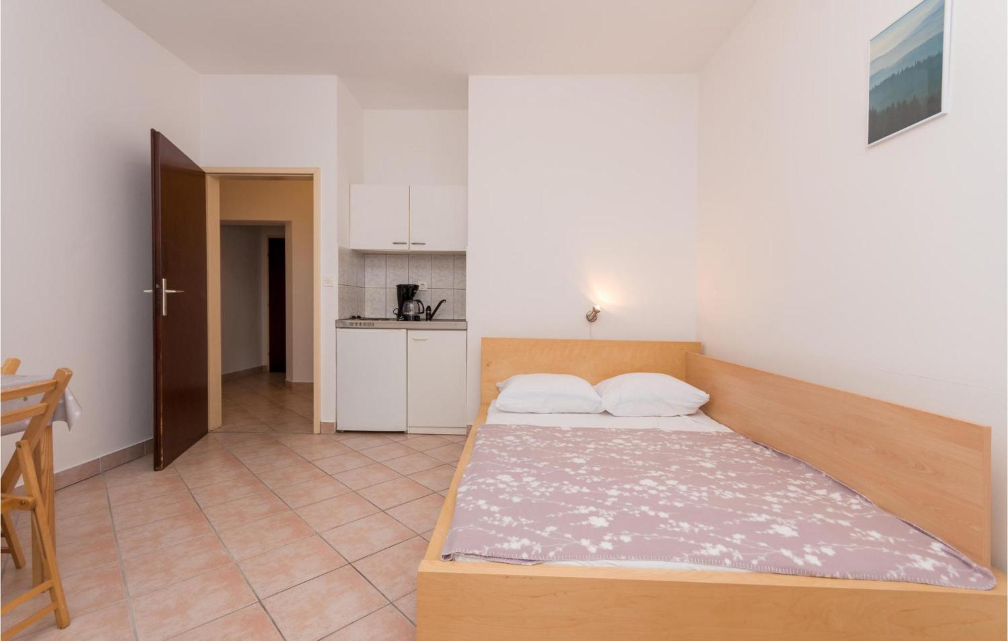 Awesome Apartment In Sveti Filip I Jakov W/ 1 Bedrooms Kültér fotó