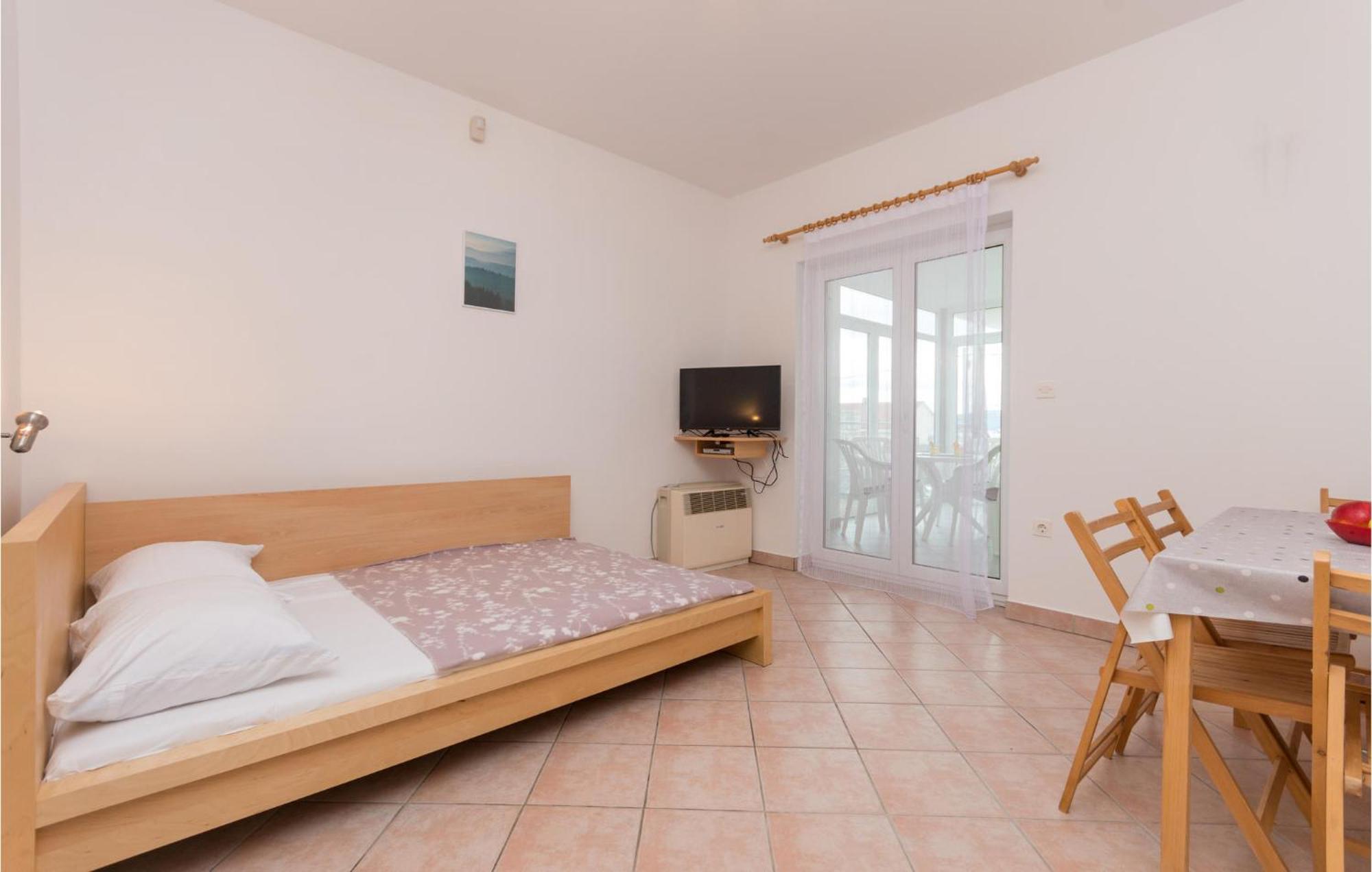 Awesome Apartment In Sveti Filip I Jakov W/ 1 Bedrooms Kültér fotó