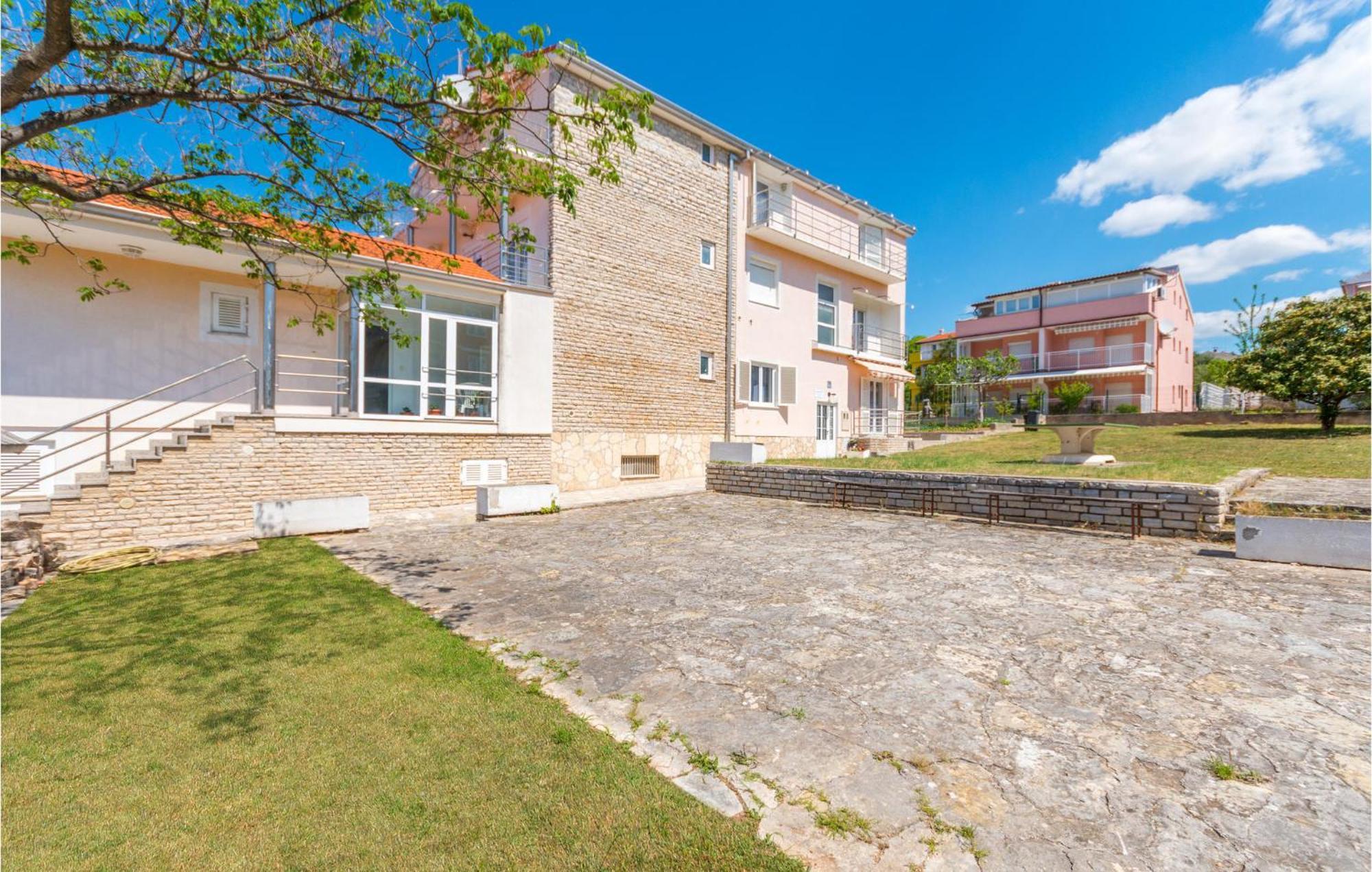 Awesome Apartment In Sveti Filip I Jakov W/ 1 Bedrooms Kültér fotó
